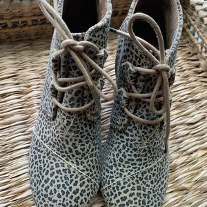Toms cheetah suede booties